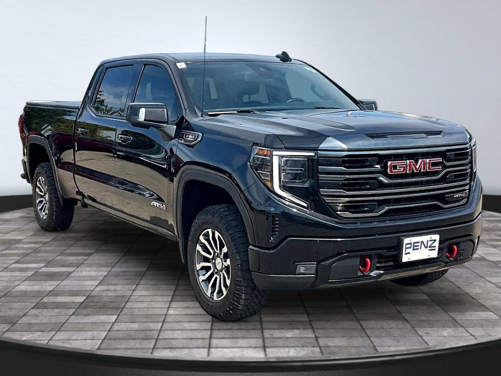 Used 2022 GMC Sierra 1500 AT4 w/ AT4 Preferred Package AWD/4WD image 3
