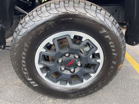 Used 2025 Toyota Tacoma TRD Off-Road image 27