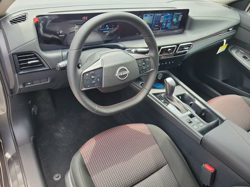 New 2027 Nissan Sentra SR w/ Floor Mat Package FWD image 22