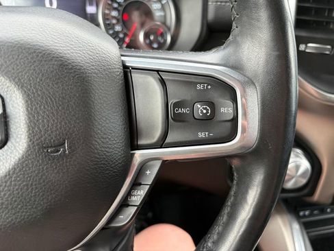 Used 2019 RAM 1500 Laramie AWD/4WD image 12