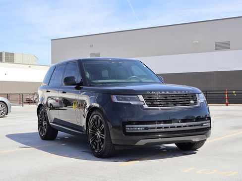 Certified 2024 Land Rover Range Rover SE AWD/4WD image 3