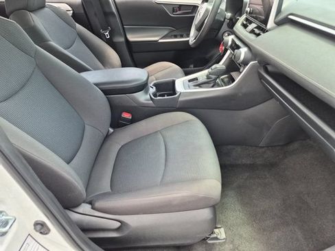 Used 2025 Toyota RAV4 LE AWD/4WD image 30