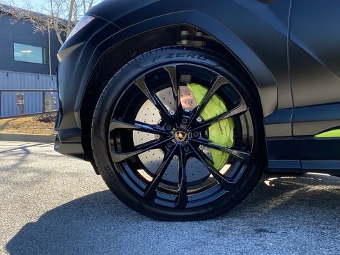 Used 2022 Lamborghini Urus image 17