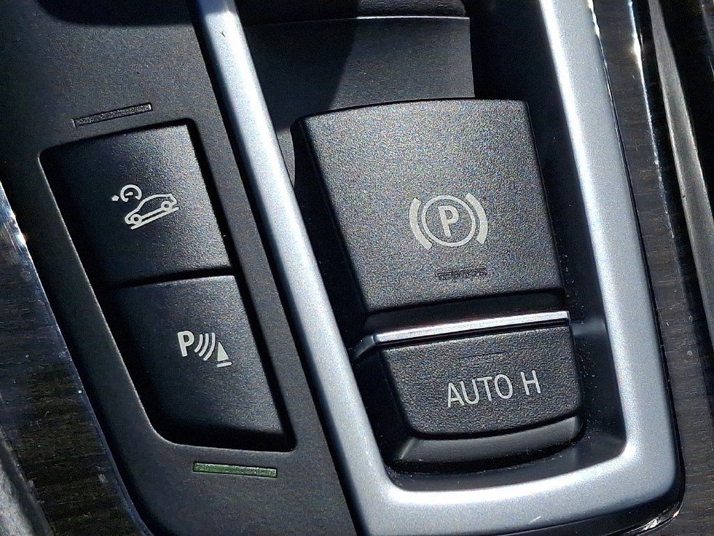 Used 2014 BMW 550i xDrive Sedan AWD/4WD image 26