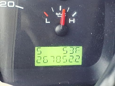 Used 2005 Ford F150 XLT image 25