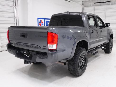 Used 2019 Toyota Tacoma SR5 RWD image 26