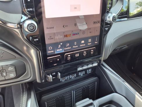 New 2025 RAM 2500 Limited image 13