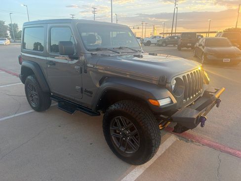Used 2021 Jeep Wrangler Sport AWD/4WD image 3
