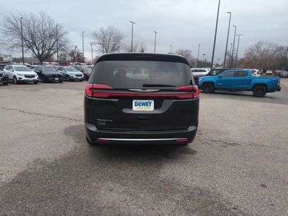 Used 2021 Chrysler Pacifica Touring