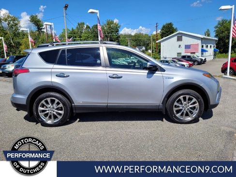 Used 2018 Toyota RAV4 Limited w/ Advanced Technology Package image 8