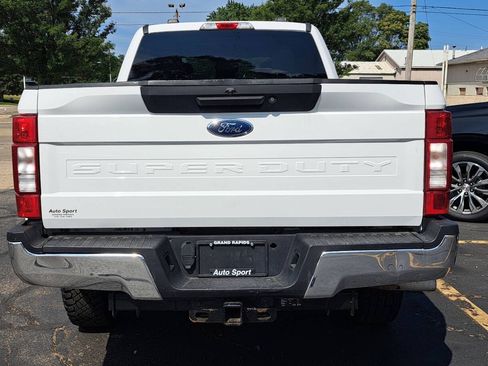 Used 2022 Ford F250 XLT w/ FX4 Off-Road Package AWD/4WD image 4