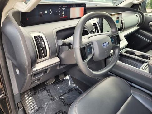 Used 2025 Ford Expedition Max Active RWD image 16