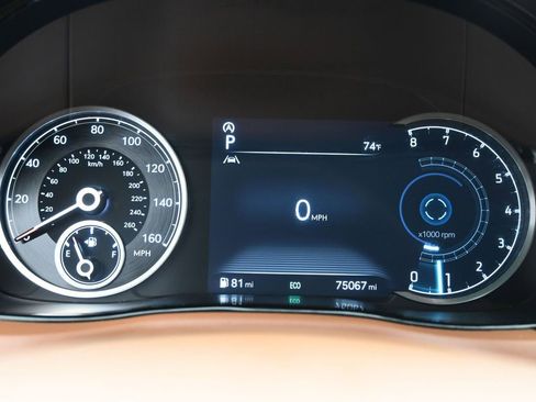 Used 2022 Genesis GV70 2.5T w/ Advanced Package image 33