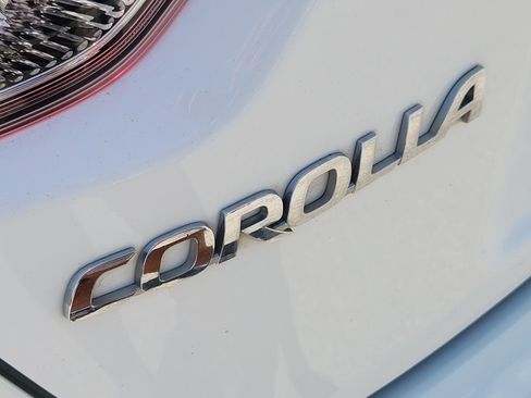 Used 2022 Toyota Corolla LE FWD image 12