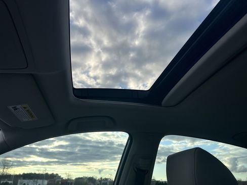 Used 2022 Honda Accord Touring image 11