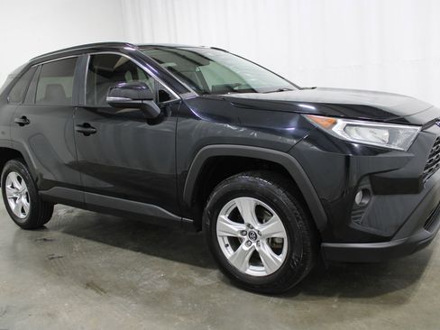 Used 2021 Toyota RAV4 XLE FWD image 4