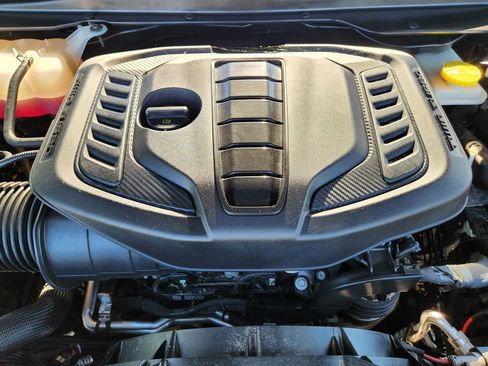 Used 2024 Jeep Wagoneer L Series II w/ Flexible Seating Group AWD/4WD image 20