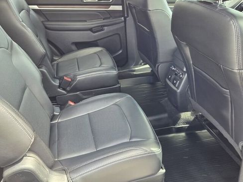Used 2019 Ford Explorer Limited w/ Ford Safe & Smart Package image 12