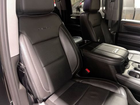 Used 2024 GMC Sierra 3500 Denali w/ Technology Package image 28