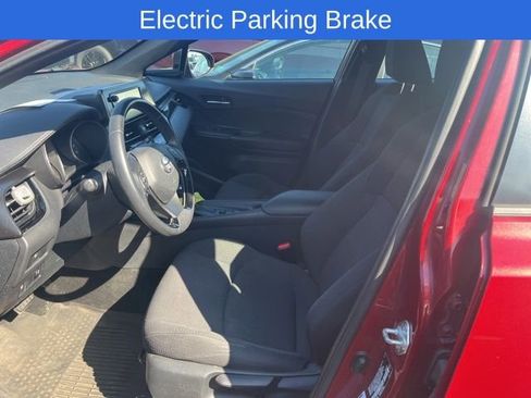 Used 2018 Toyota C-HR XLE FWD image 6