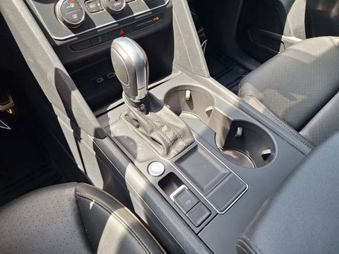 Used 2019 Volkswagen Atlas SE w/ Towing Package FWD image 14