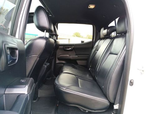 Used 2019 Toyota Tacoma TRD Off-Road image 26