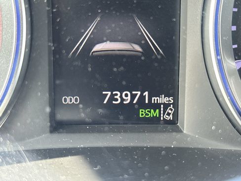 Used 2019 Toyota Highlander XLE FWD image 24