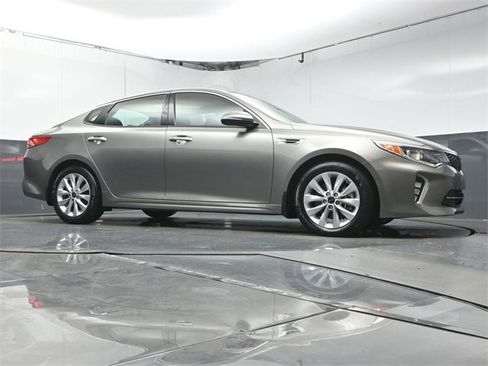 Used 2018 Kia Optima EX w/ Technology Package image 33