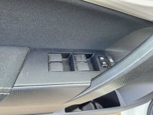 Used 2016 Toyota Corolla LE FWD image 17
