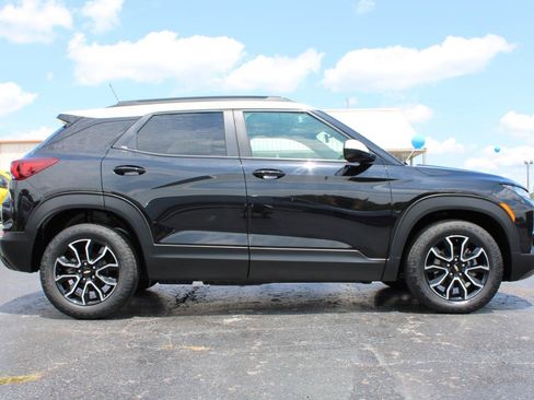 Used 2023 Chevrolet TrailBlazer ACTIV FWD image 3