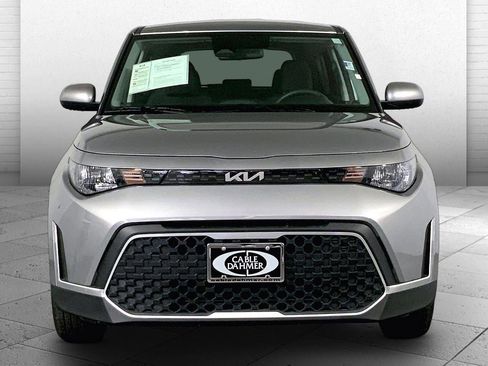 Certified 2025 Kia Soul LX image 2