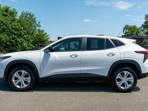 Used 2024 Chevrolet Trax LS FWD image 9