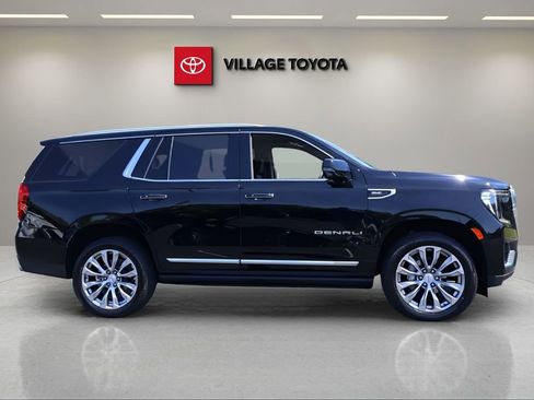 Used 2024 GMC Yukon Denali w/ Denali Reserve Package image 7