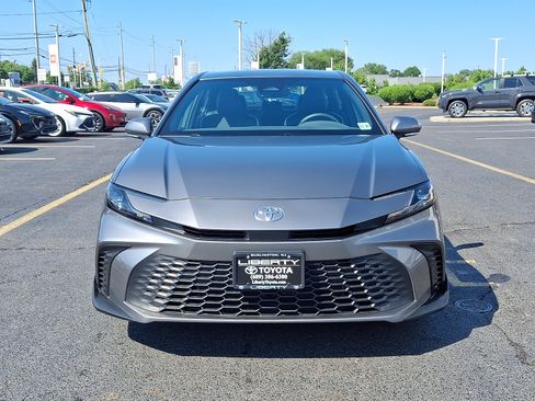 Used 2026 Toyota Camry SE w/ Convenience Package FWD image 2