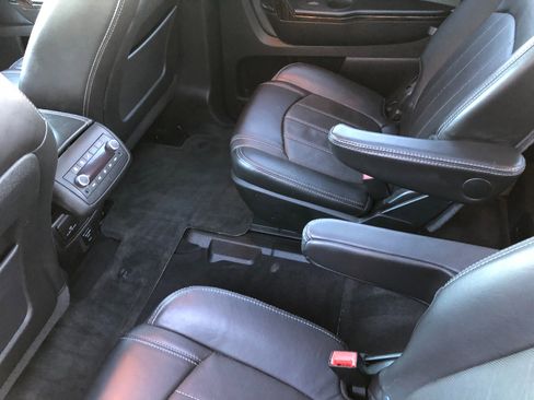 Used 2014 GMC Acadia Denali image 29