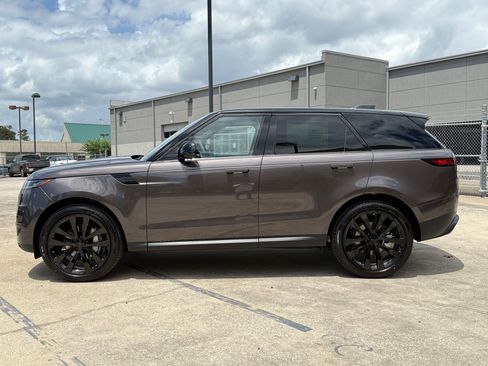 New 2026 Land Rover Range Rover Sport SE AWD/4WD image 2