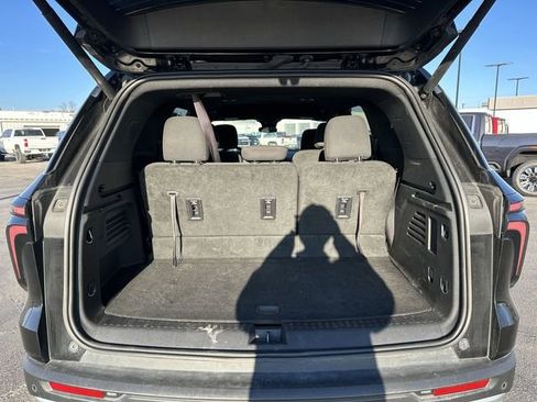 Used 2024 Chevrolet Traverse Z71 image 25