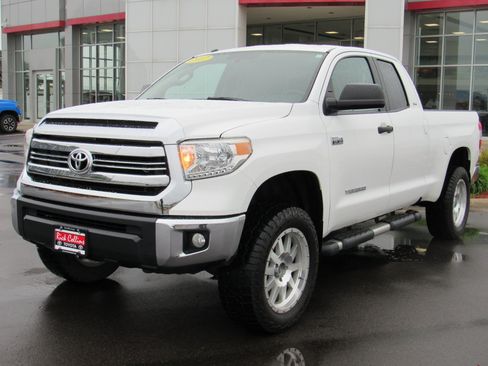 Used 2017 Toyota Tundra SR5 w/ TRD Off Road Package AWD/4WD image 2