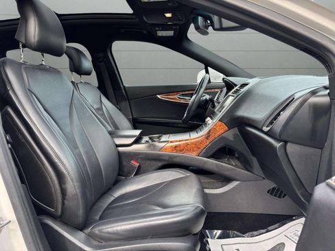 Used 2016 Lincoln MKX Reserve w/ Driver Assistance Package image 21