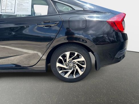 Used 2017 Honda Civic EX image 9