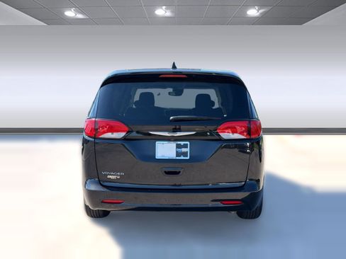 Used 2024 Chrysler Voyager LX FWD image 10