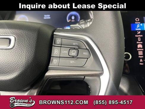Used 2026 Jeep Grand Cherokee Altitude AWD/4WD image 22