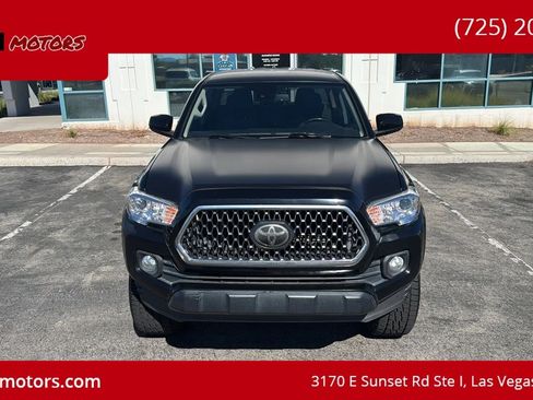 Used 2019 Toyota Tacoma SR5 RWD image 2