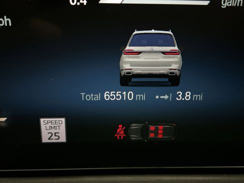 Used 2023 BMW X7 xDrive40i image 17