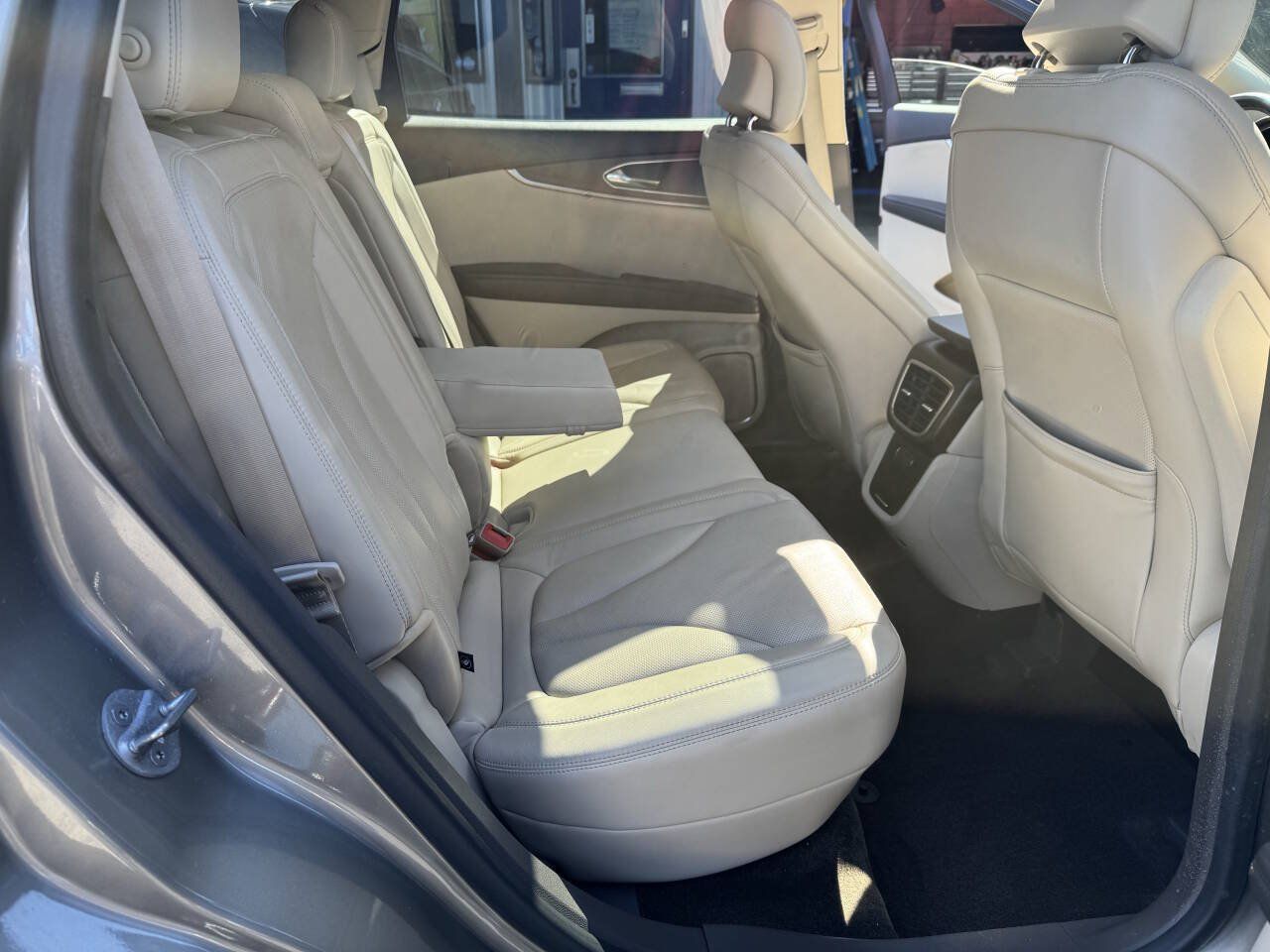 Used 2016 Lincoln MKX Reserve w/ Climate Package AWD/4WD image 30
