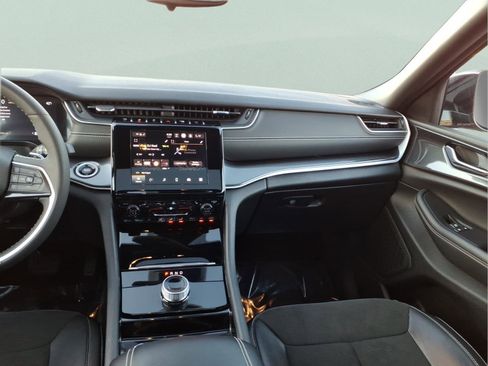 Used 2023 Jeep Grand Cherokee L Altitude image 14