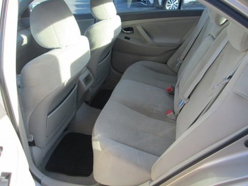 Used 2009 Toyota Camry LE image 10