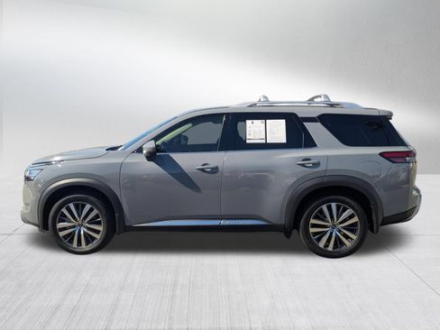 Used 2022 Nissan Pathfinder Platinum w/ Cargo Package FWD image 2