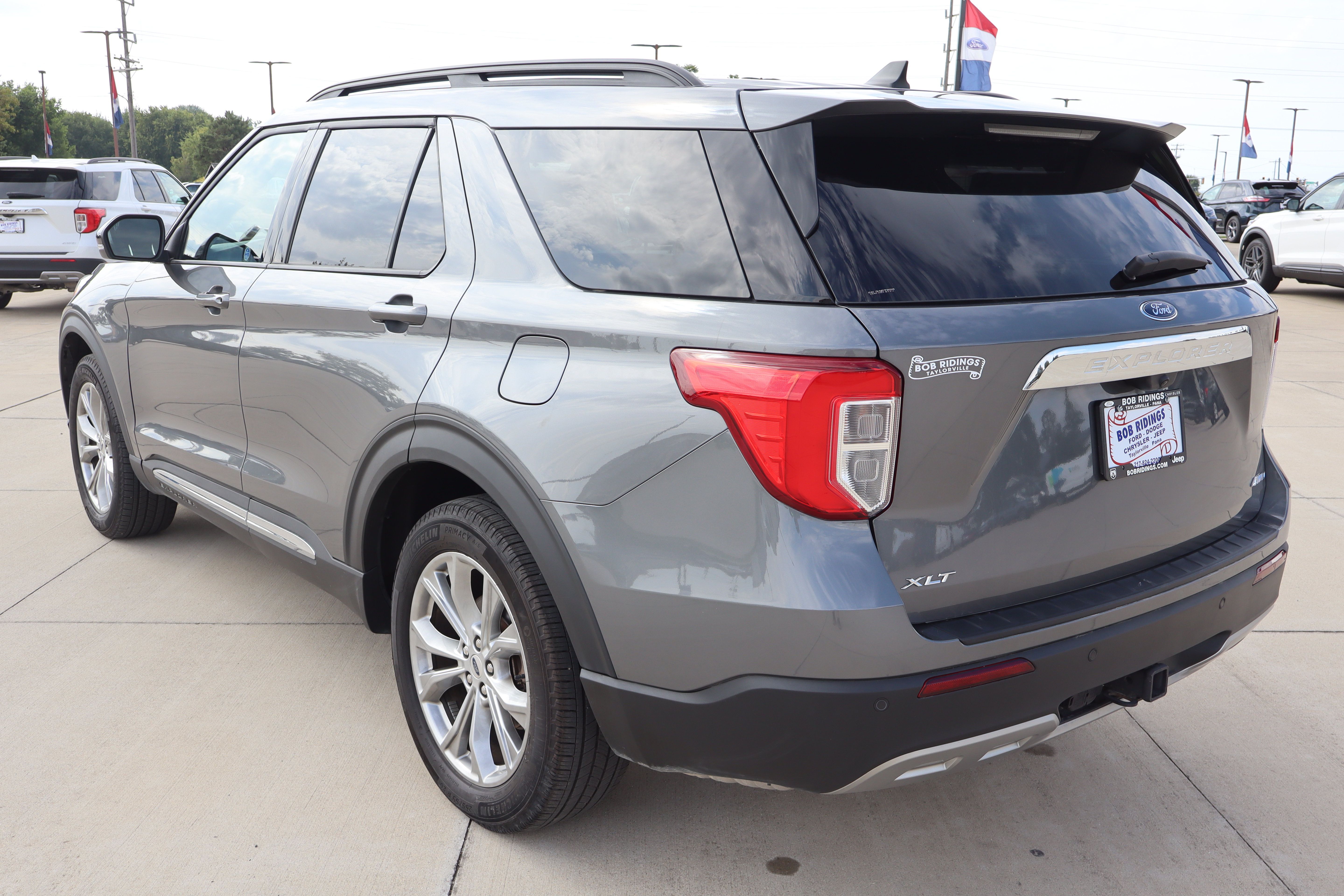 Used 2024 Ford Explorer XLT w/ Equipment Group 202A AWD/4WD image 7