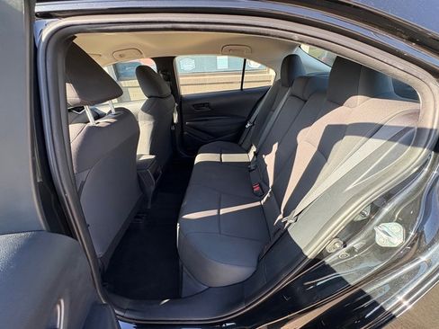 Used 2022 Toyota Corolla LE image 15